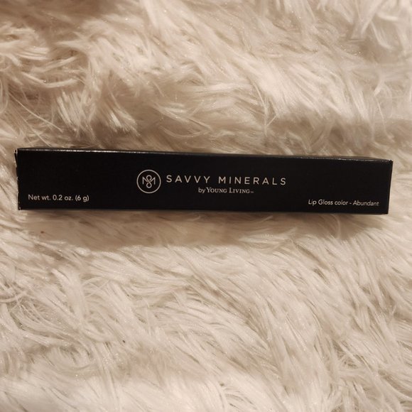 Savvy Minerals Abundant Lipgloss - Picture 5 of 5